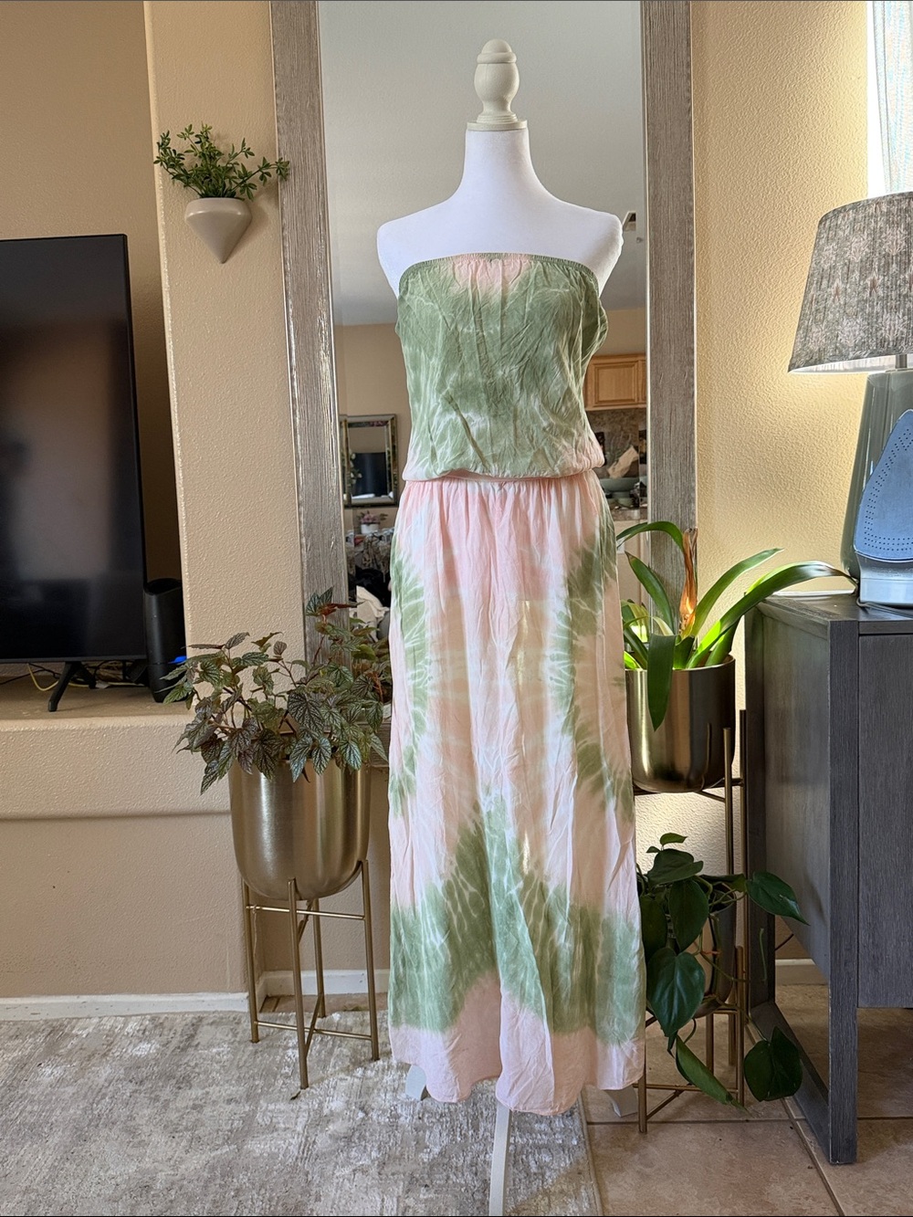 Gypsy Strapless Ombre Maxi Dress in Light Green & Pink